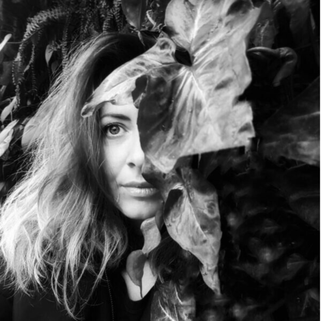 Portret Ilona Corfu, Coordonator Comunitate