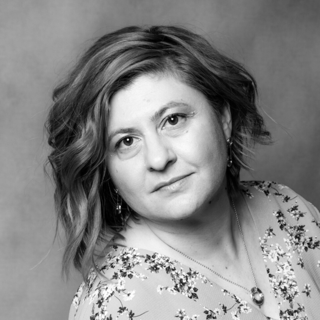 Portret Cristina Teasa, Secretar